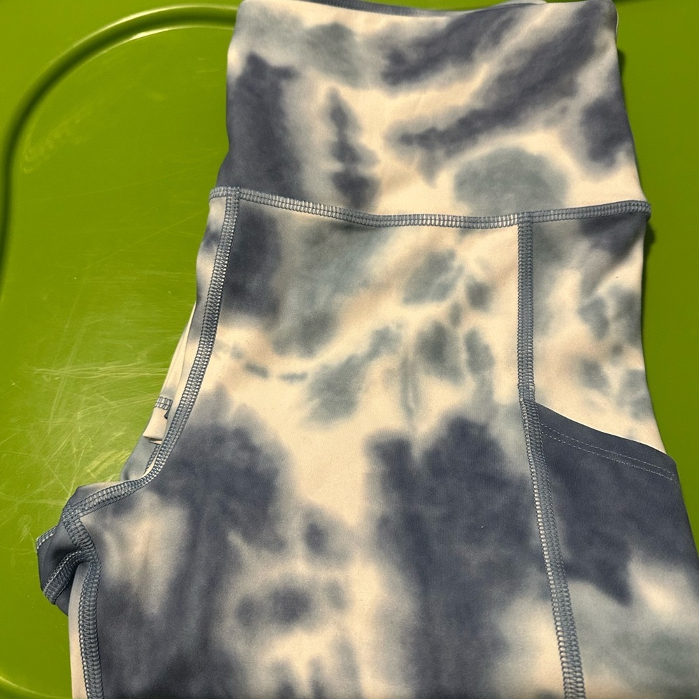 American Eagle Outfitters Sky and Cloud Leggings